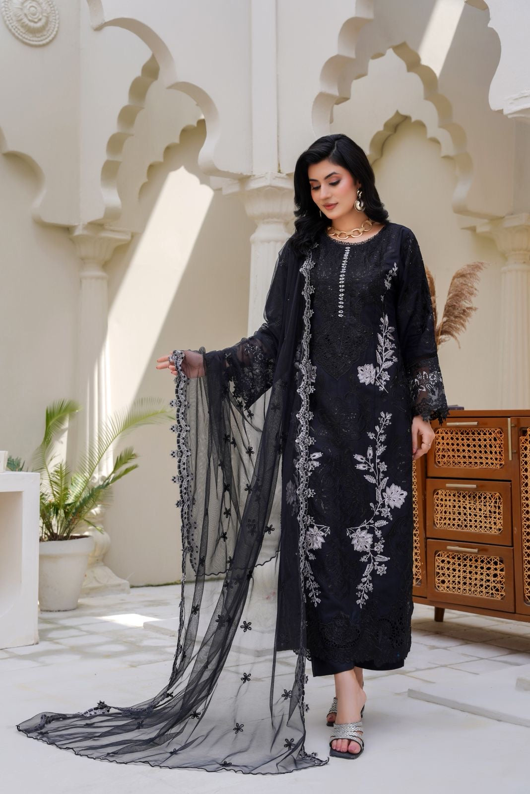 1149A - Black Embroidered Linen 3 Piece suit