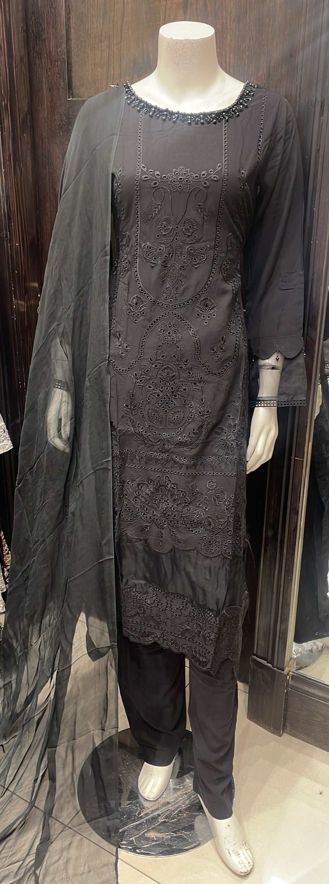 EMBROIDERED LINEN 3 PIECE SUIT 093A