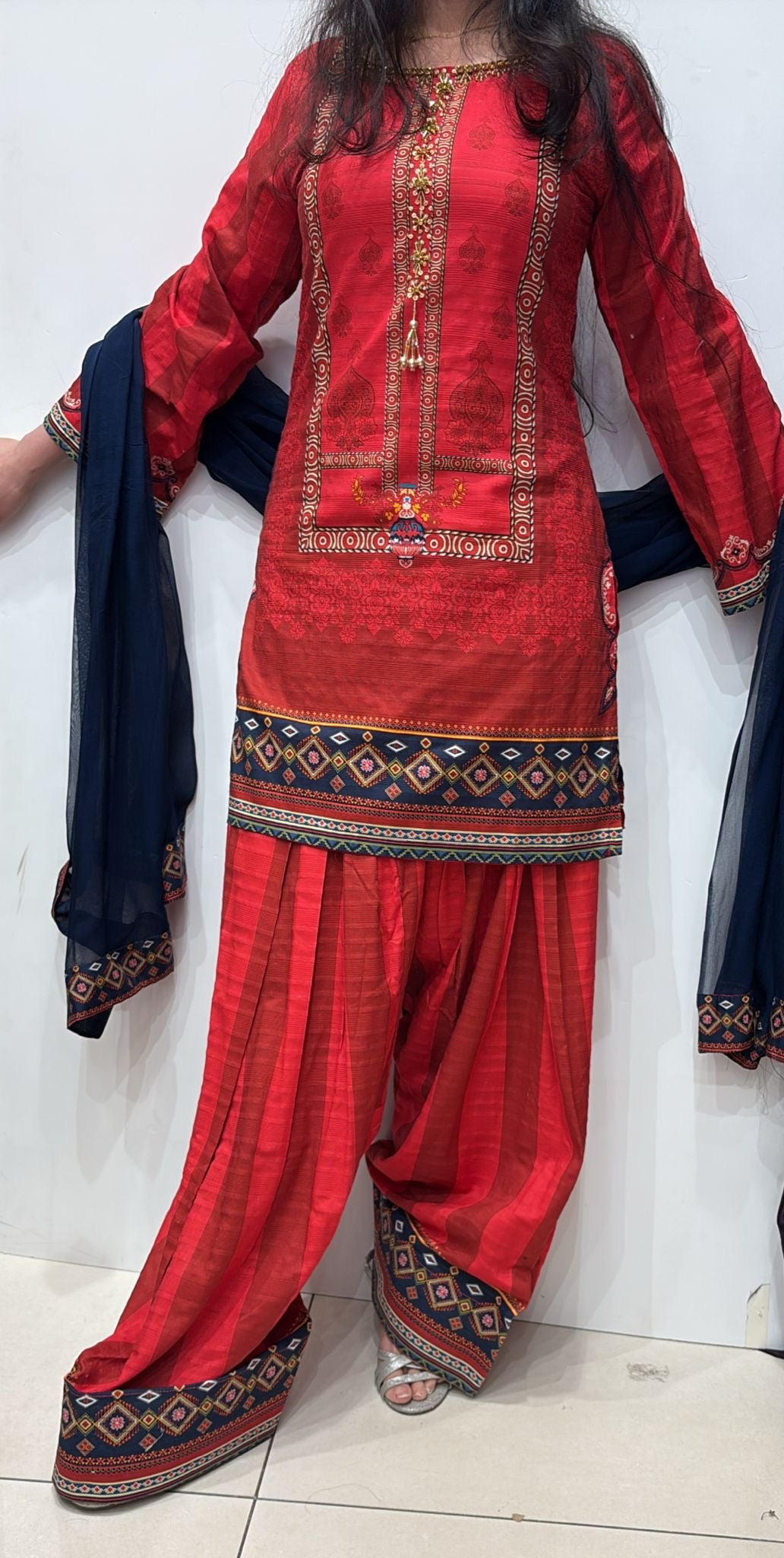 FKL04- Farshi Shalwar Embroidered Cotton 3pc suit