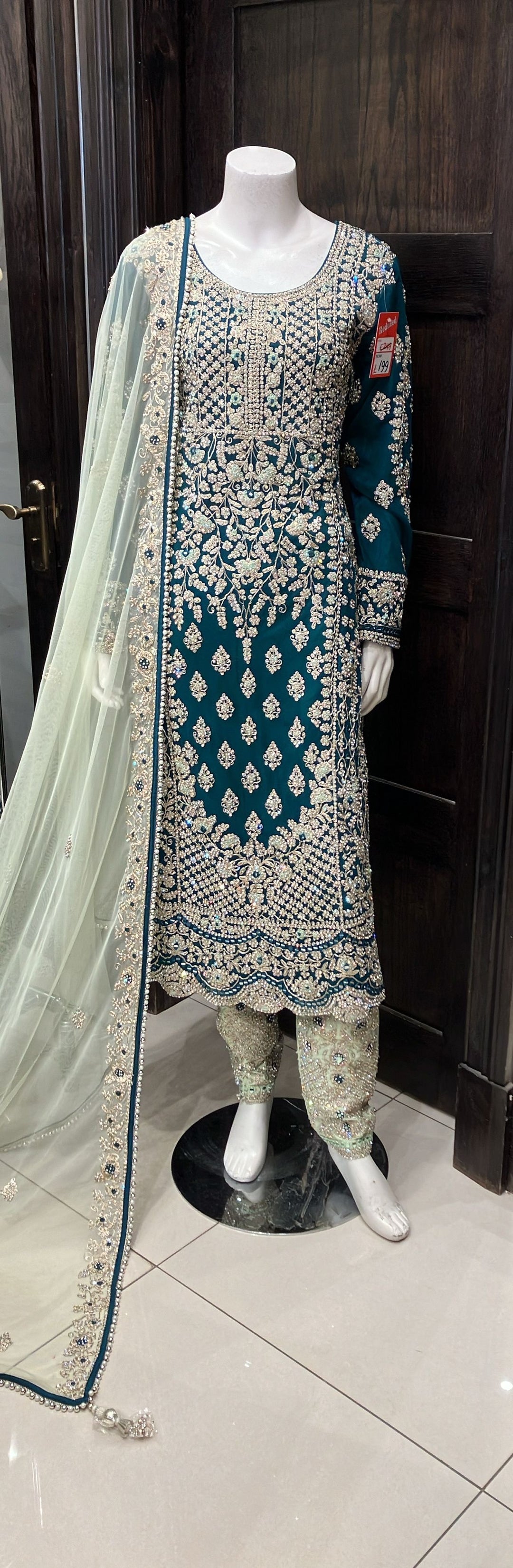HEAVY EMBROIDERED & EMBELLISHED 3 PIECE SUIT 141A