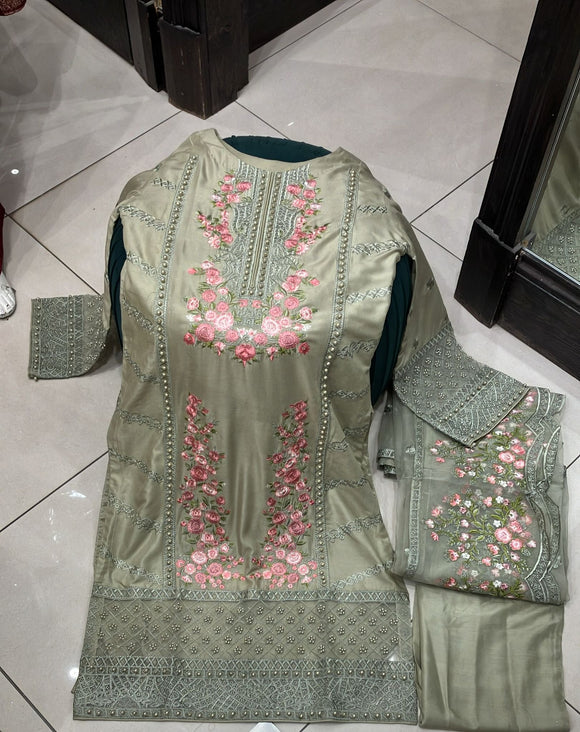 EMBROIDERED LAWN 3 PIECE SUIT 72A