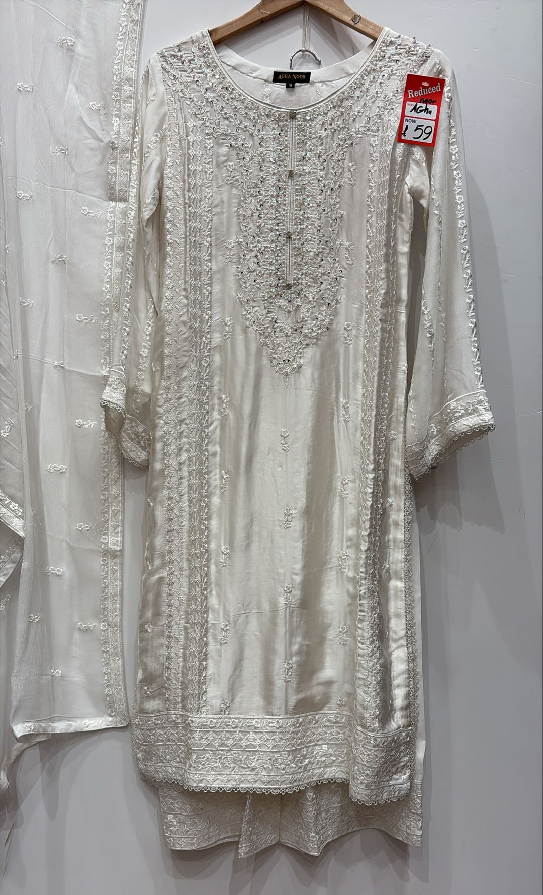 AG21c- OFF-WHITE EMBROIDERED SILK 3 PIECE SUIT