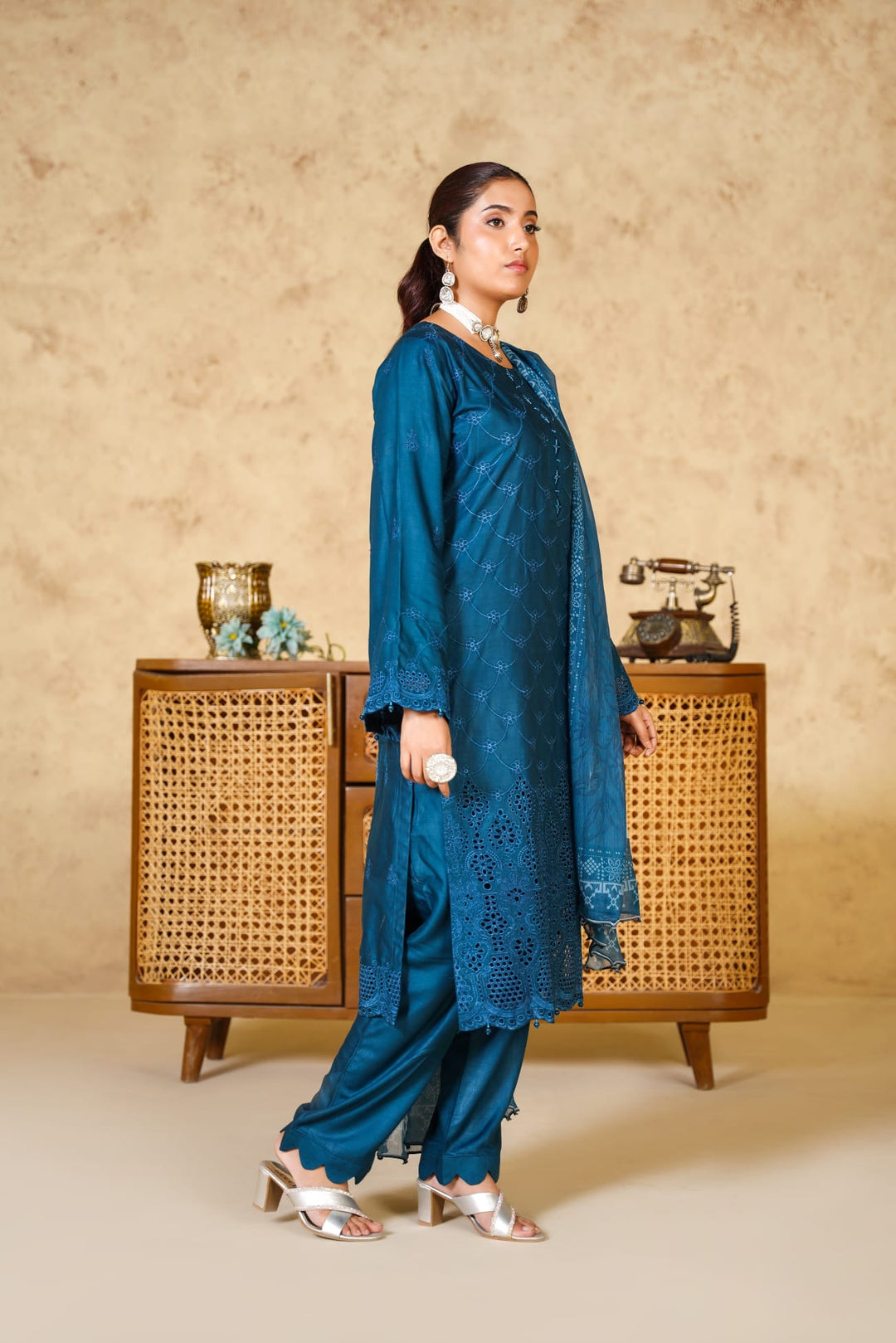 1167B - BLUE LINEN CHIKANKARI 3 PIECE SUIT