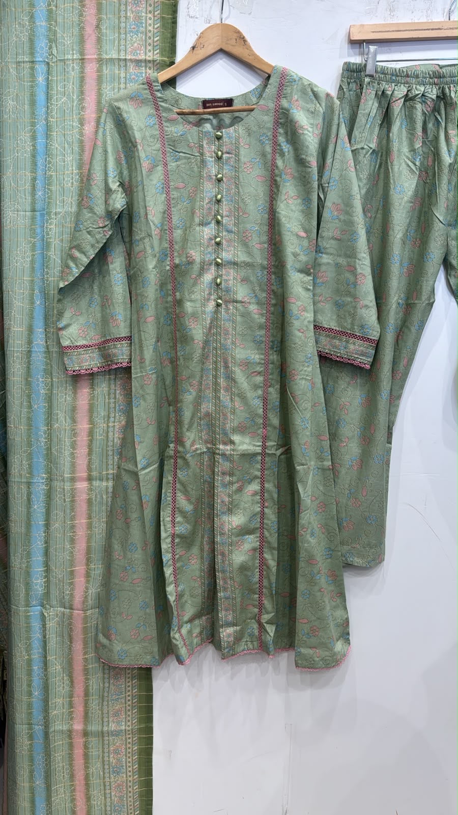 BS03 - BIN SAEED LAWN PRINT 3 PIECE SUIT