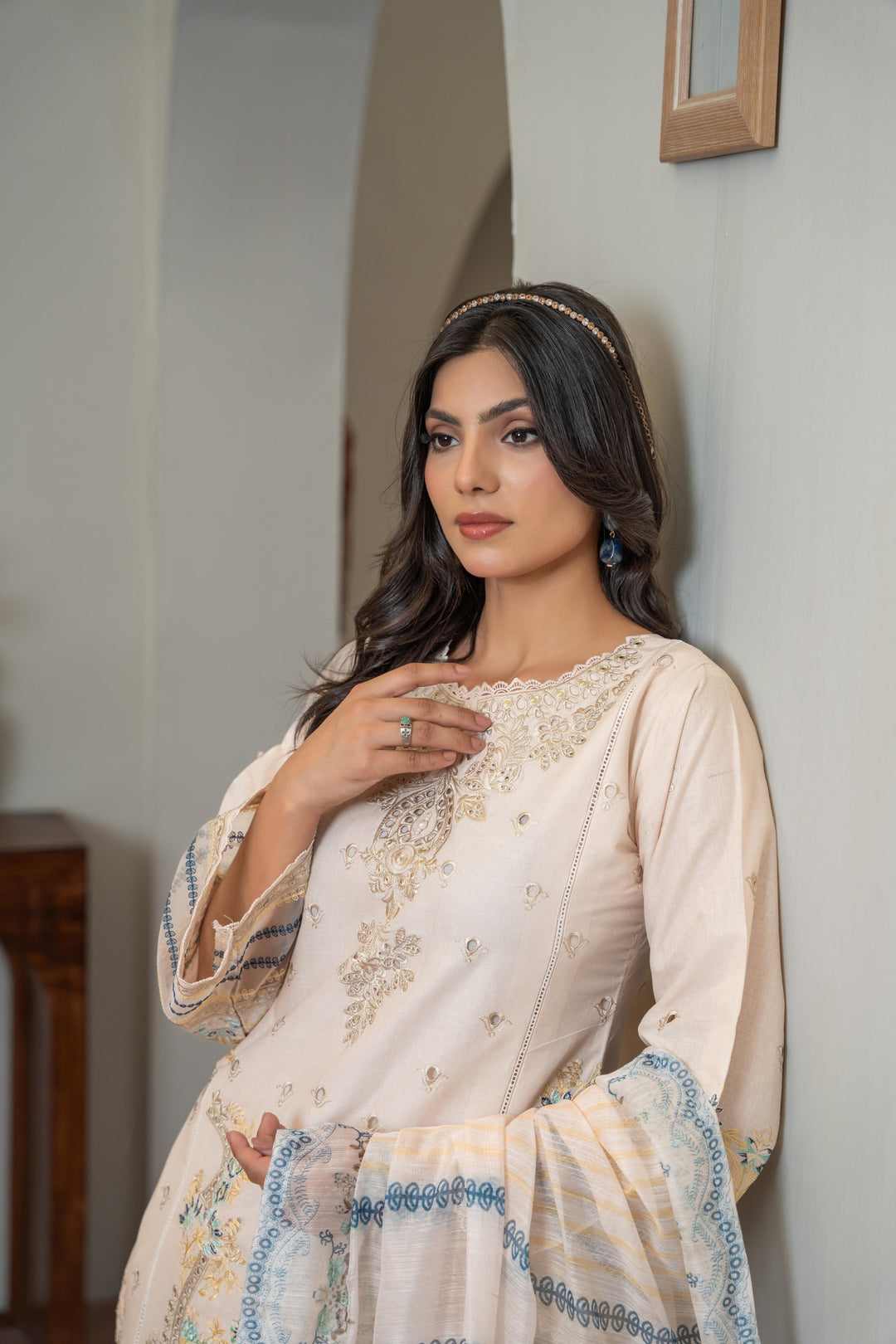 1142C - Ivory Embroidered Linen 3 Piece suit