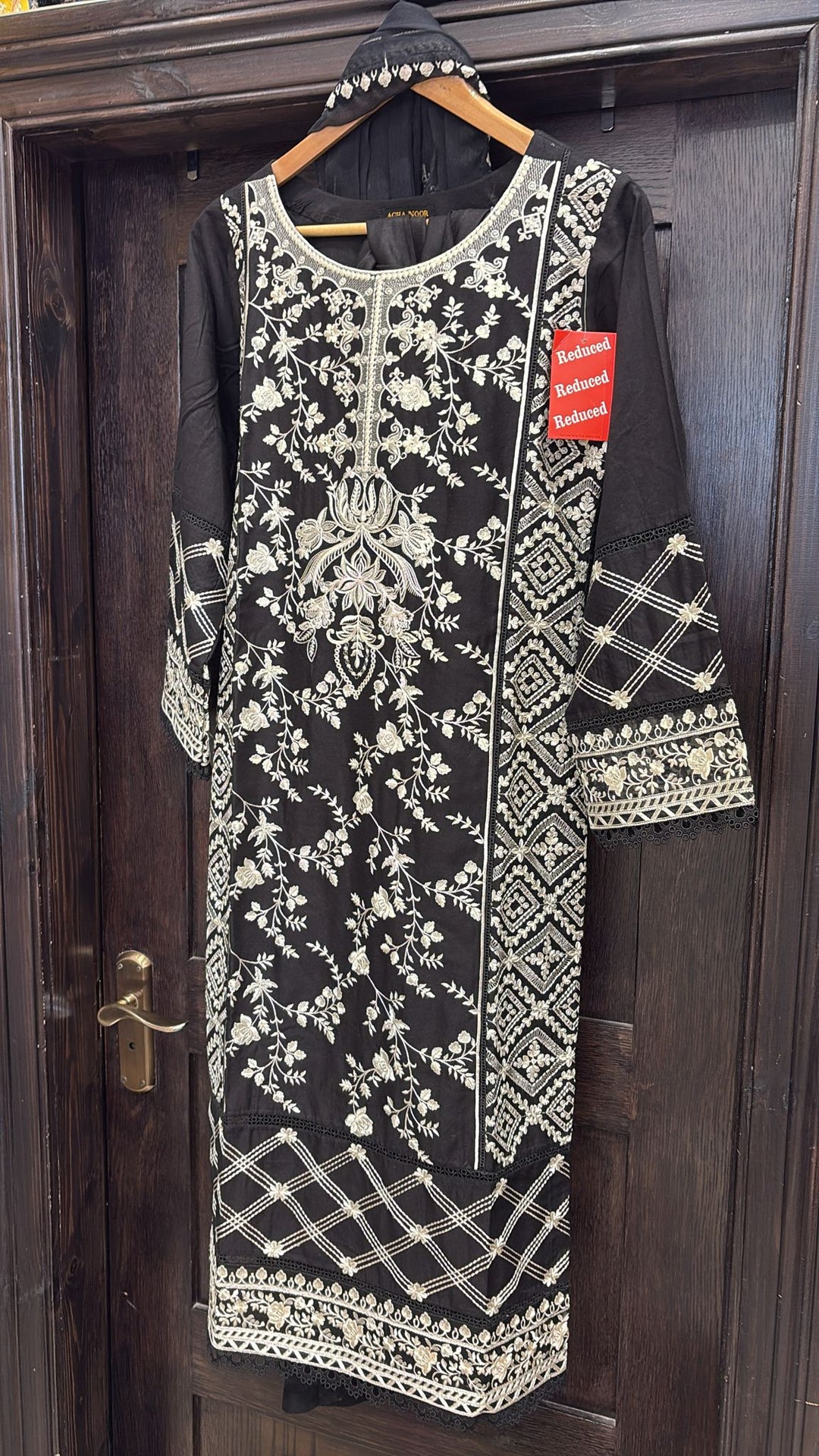 LP09B - BLACK EMBROIDERED LINEN 3 PIECE SUIT