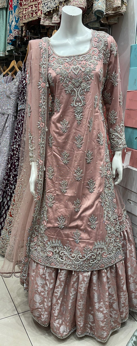 HEAVY EMBROIDERED GHARARA SUIT 0186a