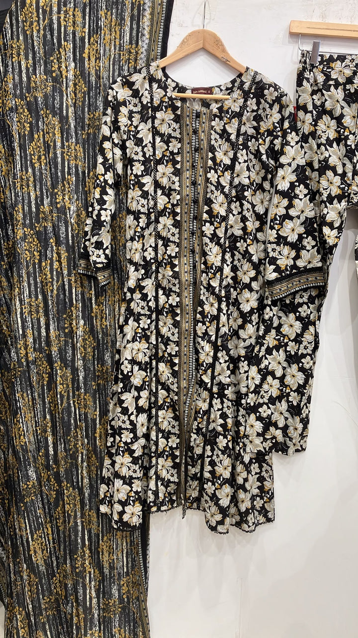 BS06 - BIN SAEED LAWN PRINT 3 PIECE SUIT