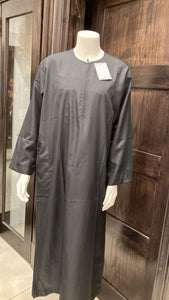 MEN’S BLACK SATIN OMANI THOBE - JM215