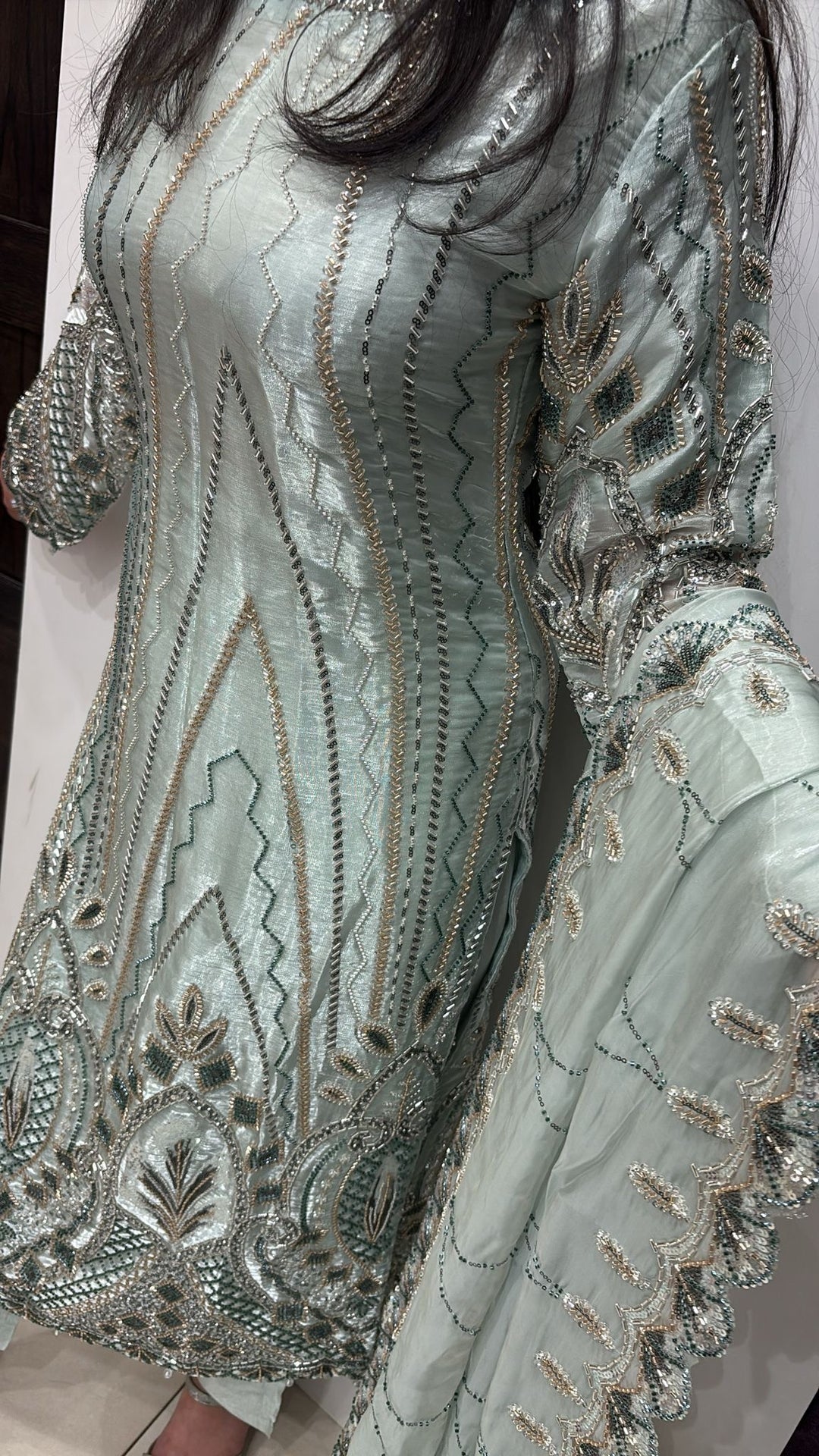 387B - LIGHT GREEN EMBROIDERED SILK SUIT