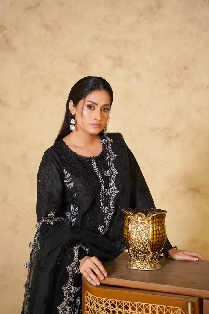 1149A - Black Embroidered Linen 3 Piece suit