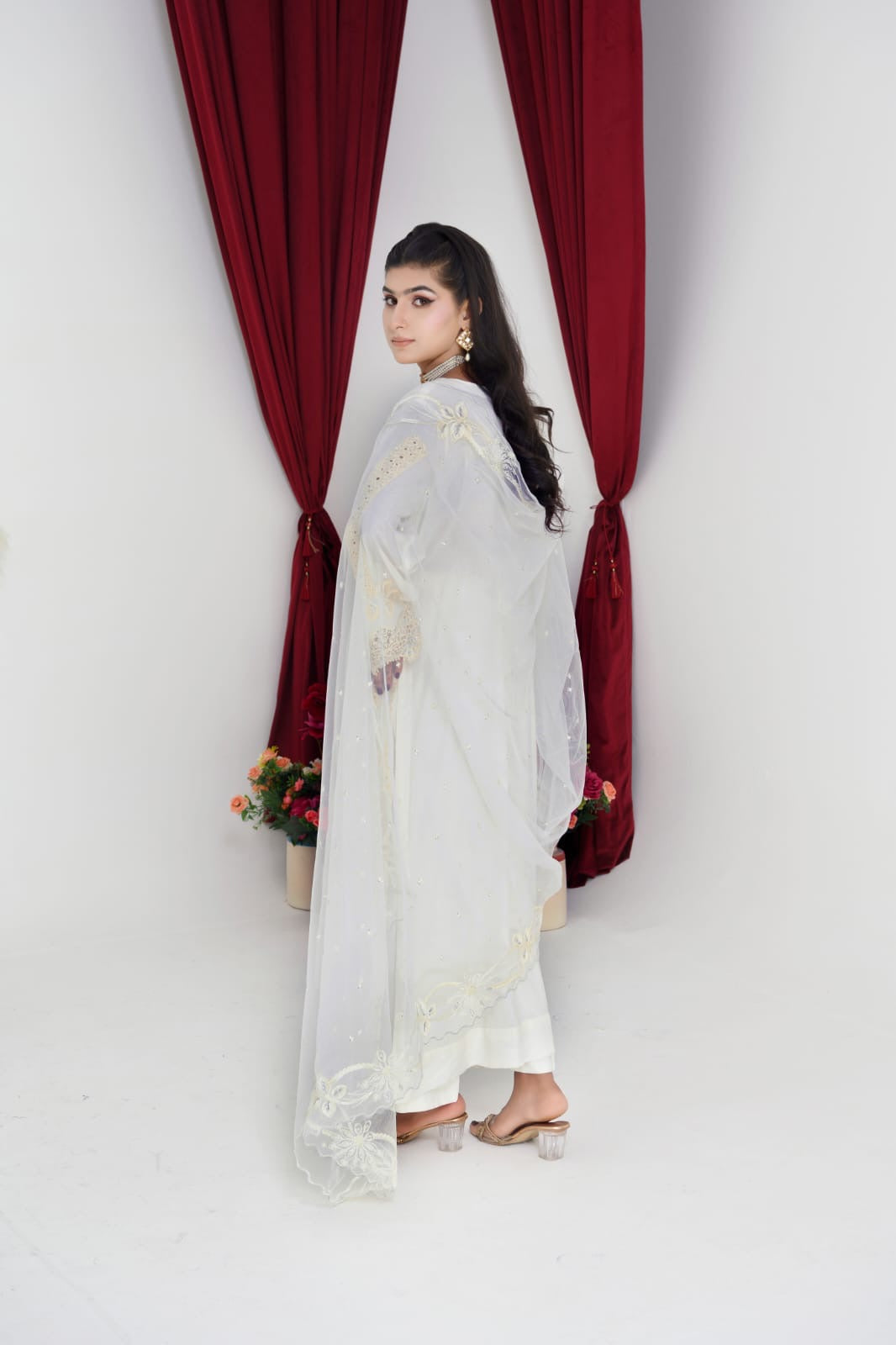 1147B - Embroidered Linen 3 Piece suit