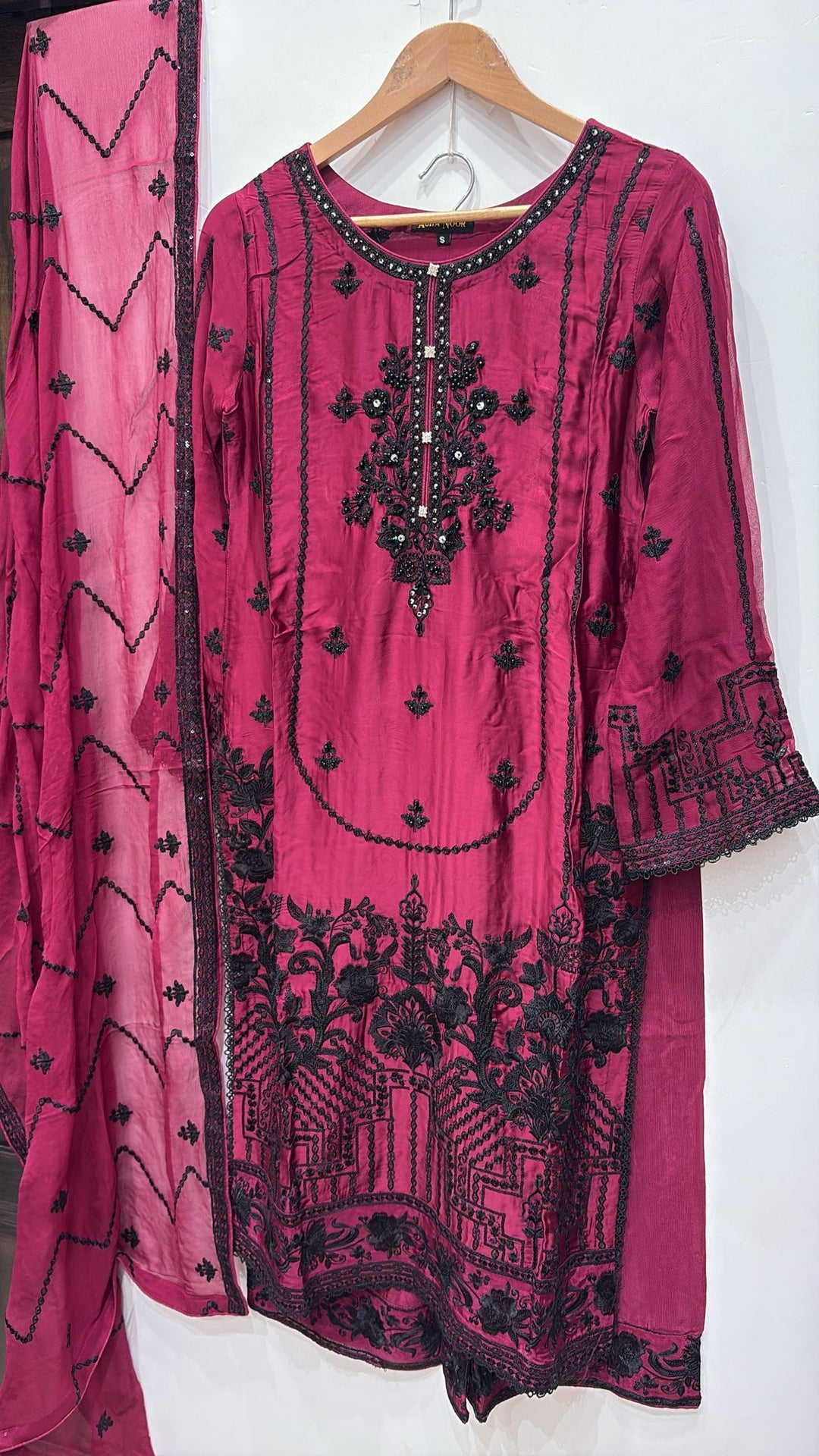 EMBROIDERED SILK 3 PIECE SUIT AG15a