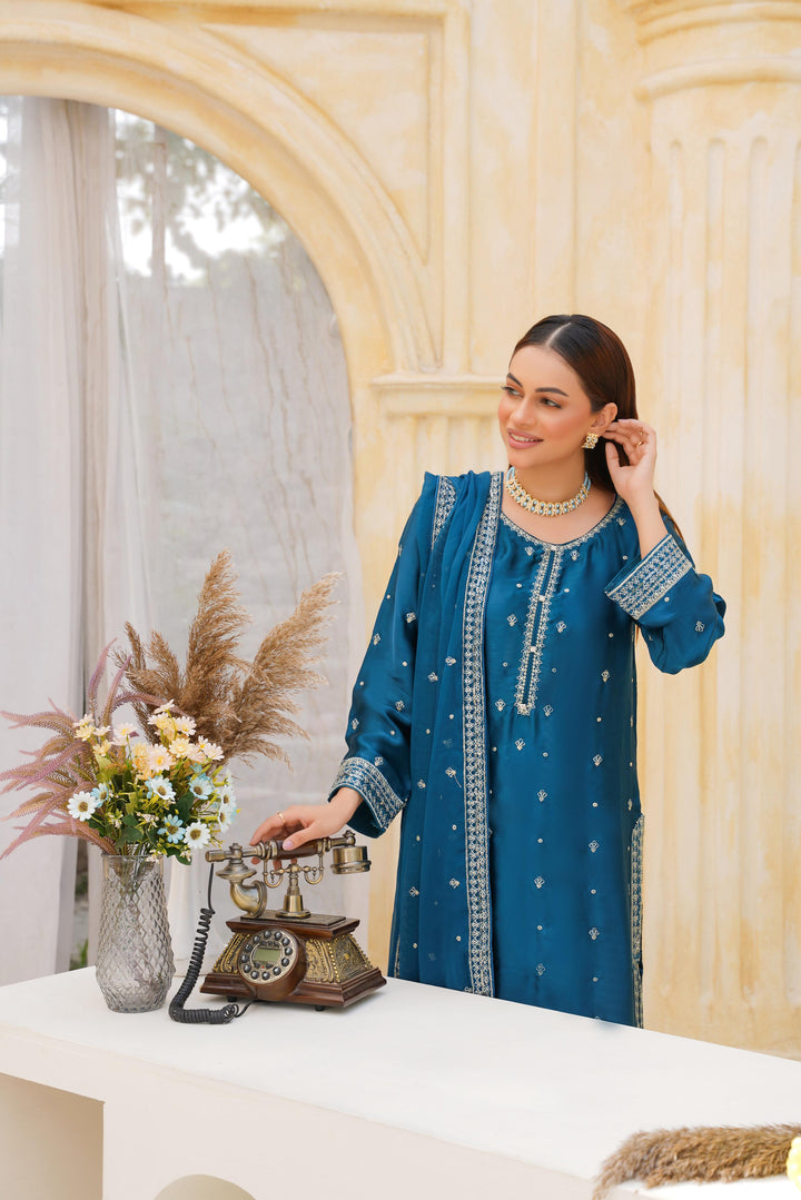 FN05 - Farshi Shalwar Silk Embroidered Suit