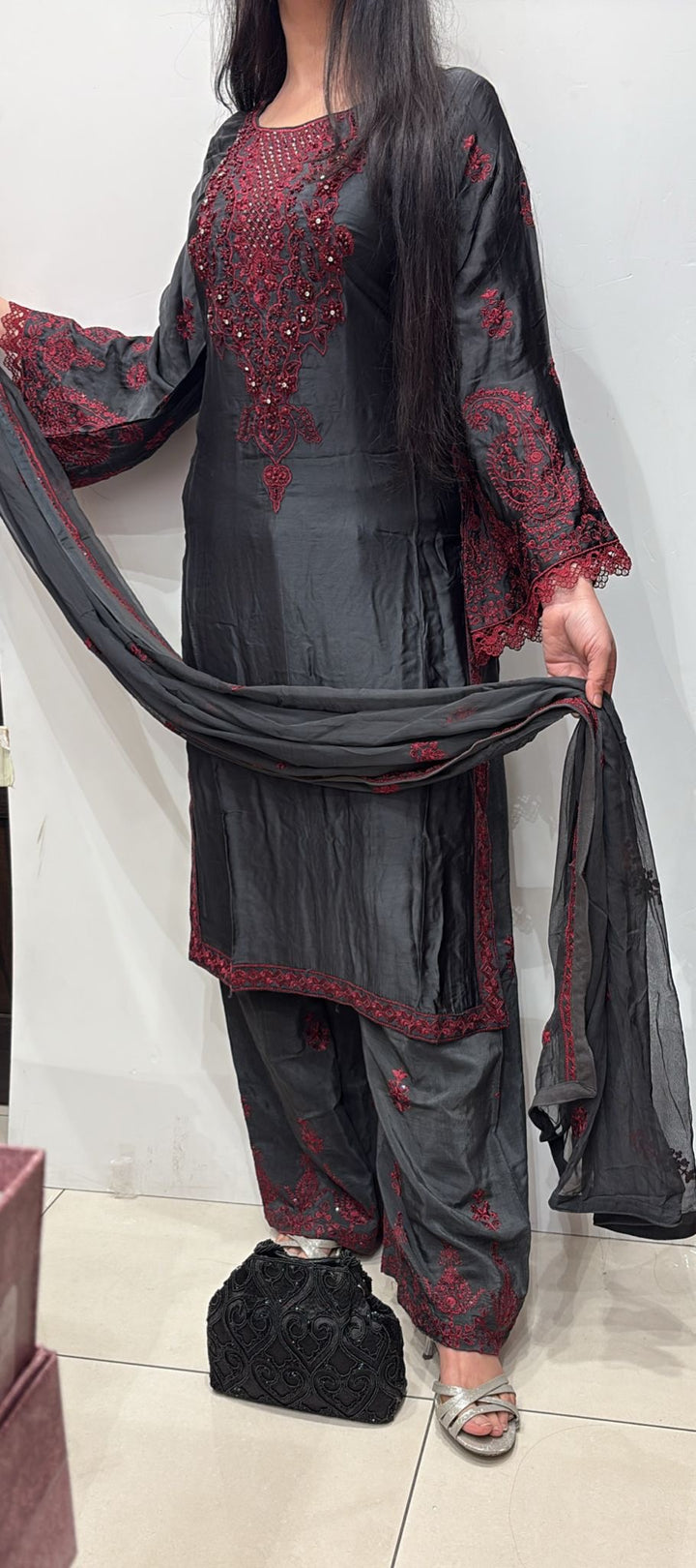 AG19c- AGHA NOOR EMBROIDERED SILK 3 PIECE SUIT