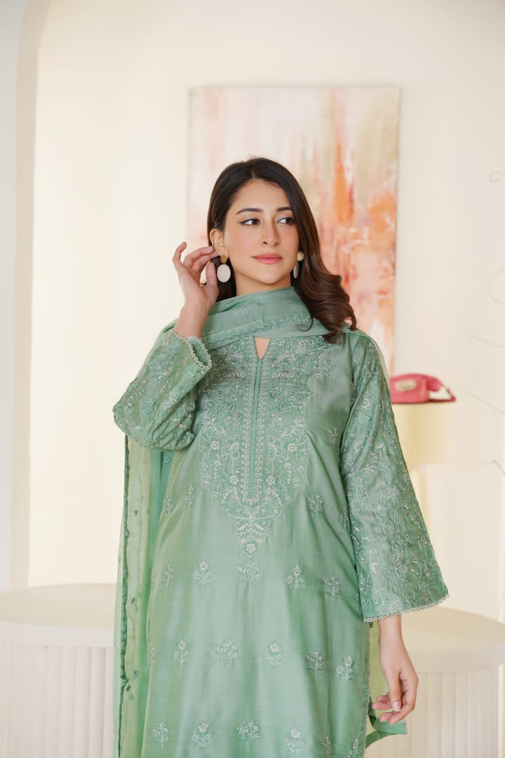 1164A- GREEN LINEN EMBROIDERED 3 PIECE SUIT FARSHI SHALWAR
