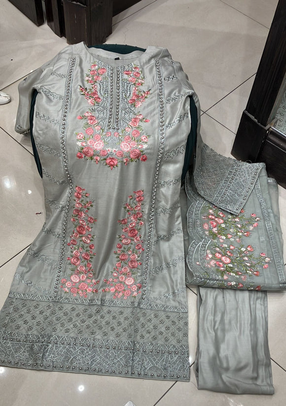 EMBROIDERED LAWN 3 PIECE SUIT 72C