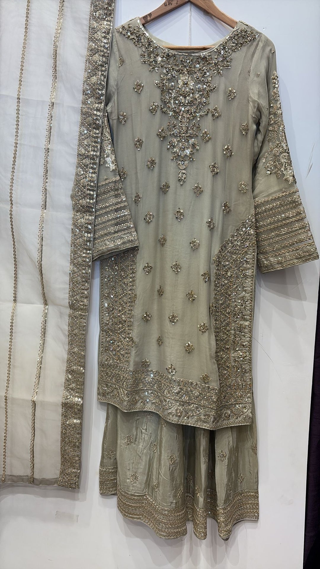 363D- LIGHT GREEN CHIFFON EMBROIDERED 3 PIECE SUIT