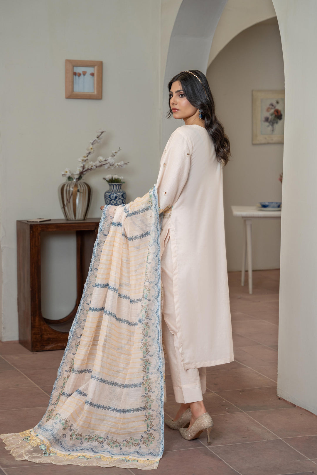 1142C - Ivory Embroidered Linen 3 Piece suit