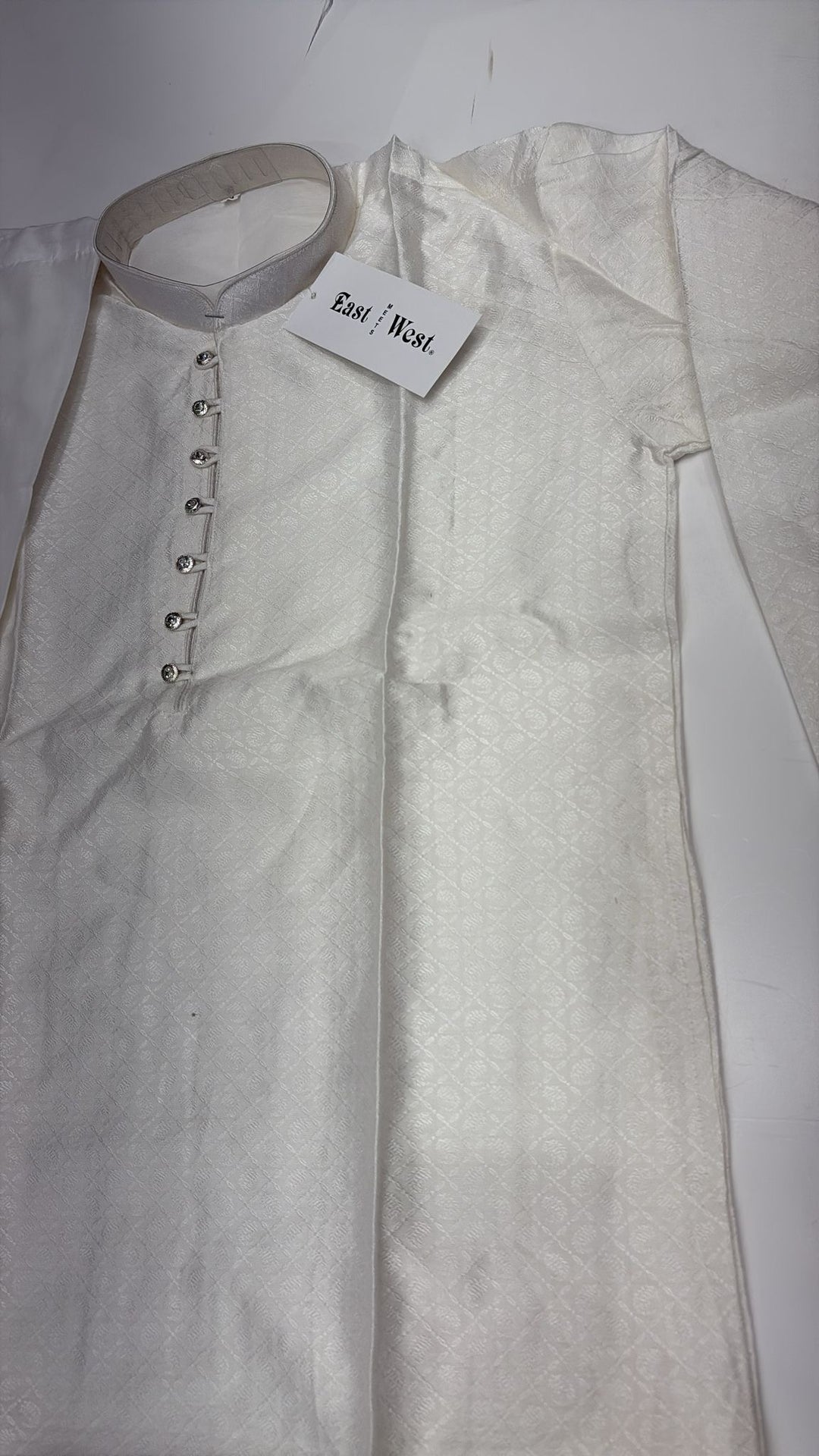 CK601a- White chikankari kameez set for Men and Boys