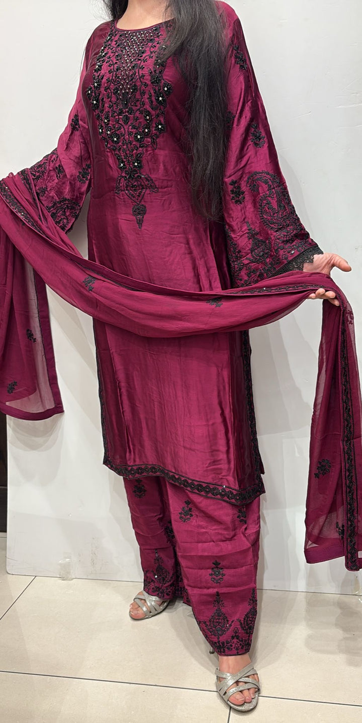 AG19d- AGHA NOOR EMBROIDERED SILK 3 PIECE SUIT