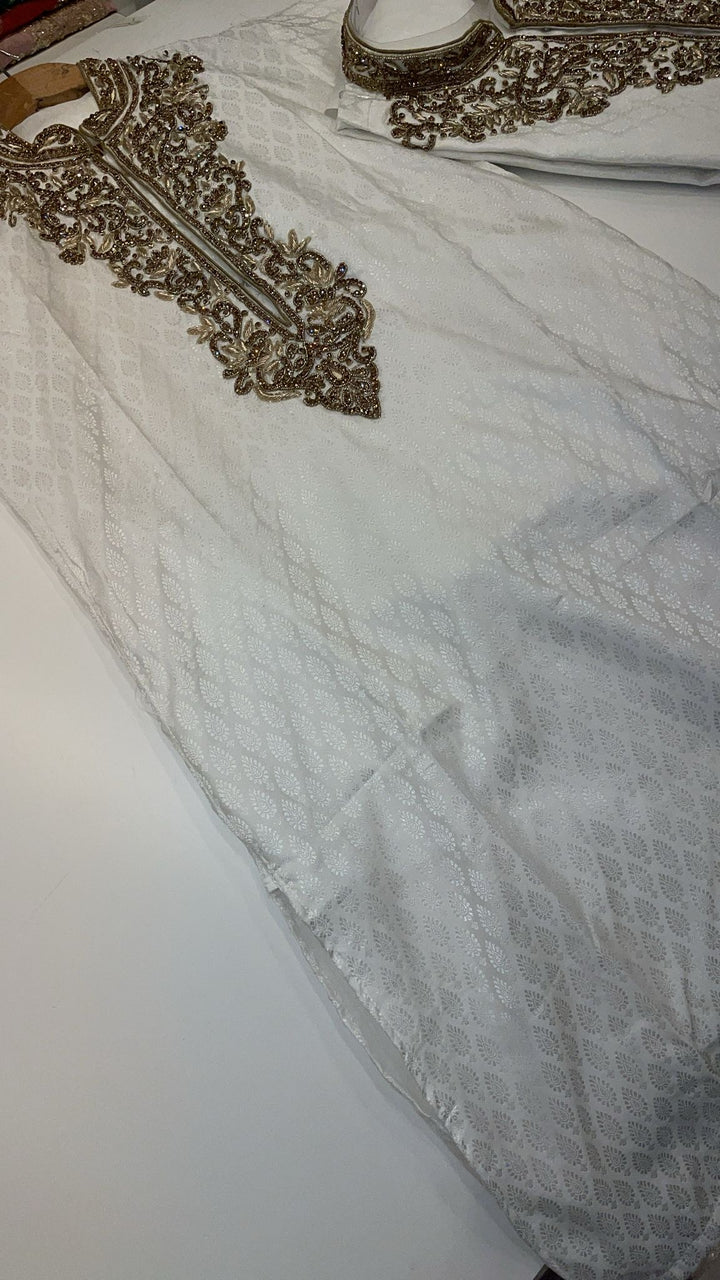 CM344 - MEN’S WHITE HAND EMBROIDERED SET