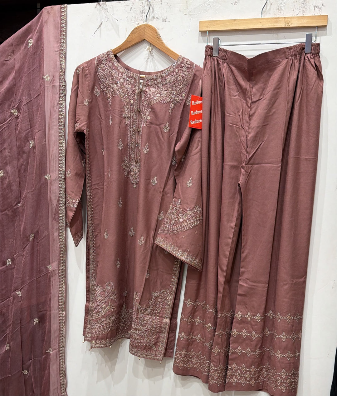 ZC3296A - Dusty Pink Embroidered Pakistani Suit – Regal Winter Edit