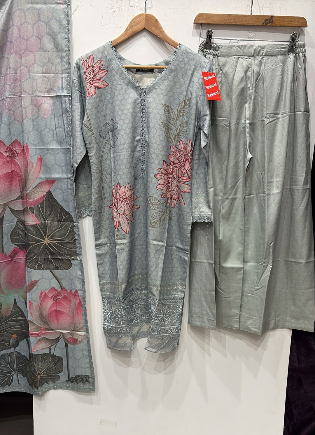 PL05 - EMBROIDERED LINEN PRINT 3 PIECE SUIT