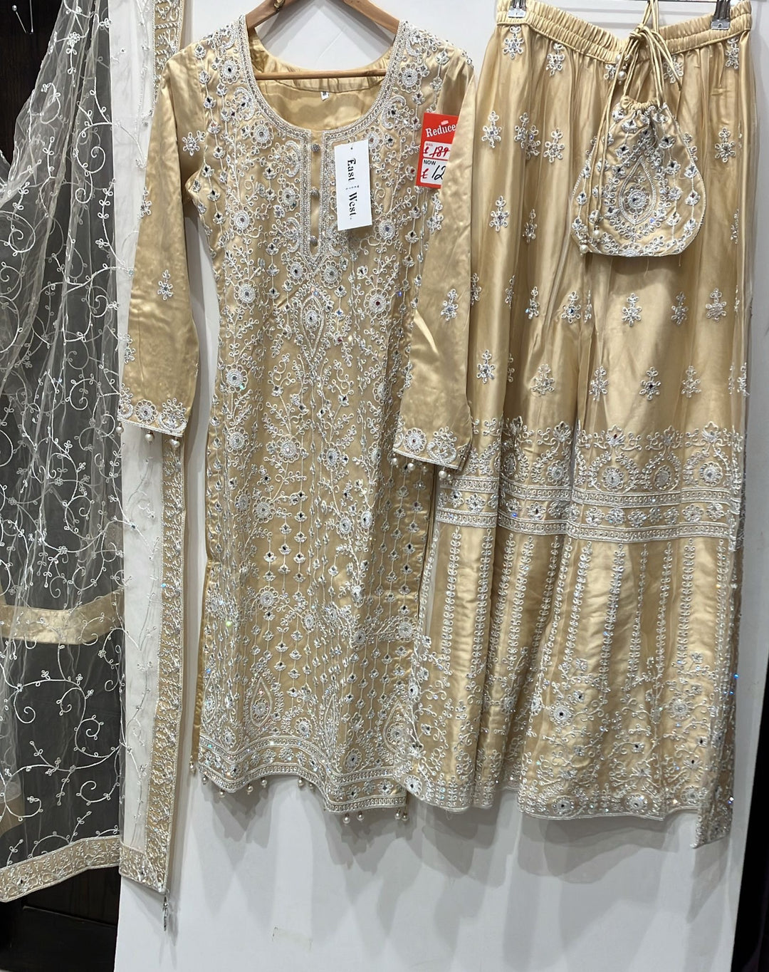 179C - BIEGE GOLD EMBROIDERED & EMBELLISHED NET SUIT