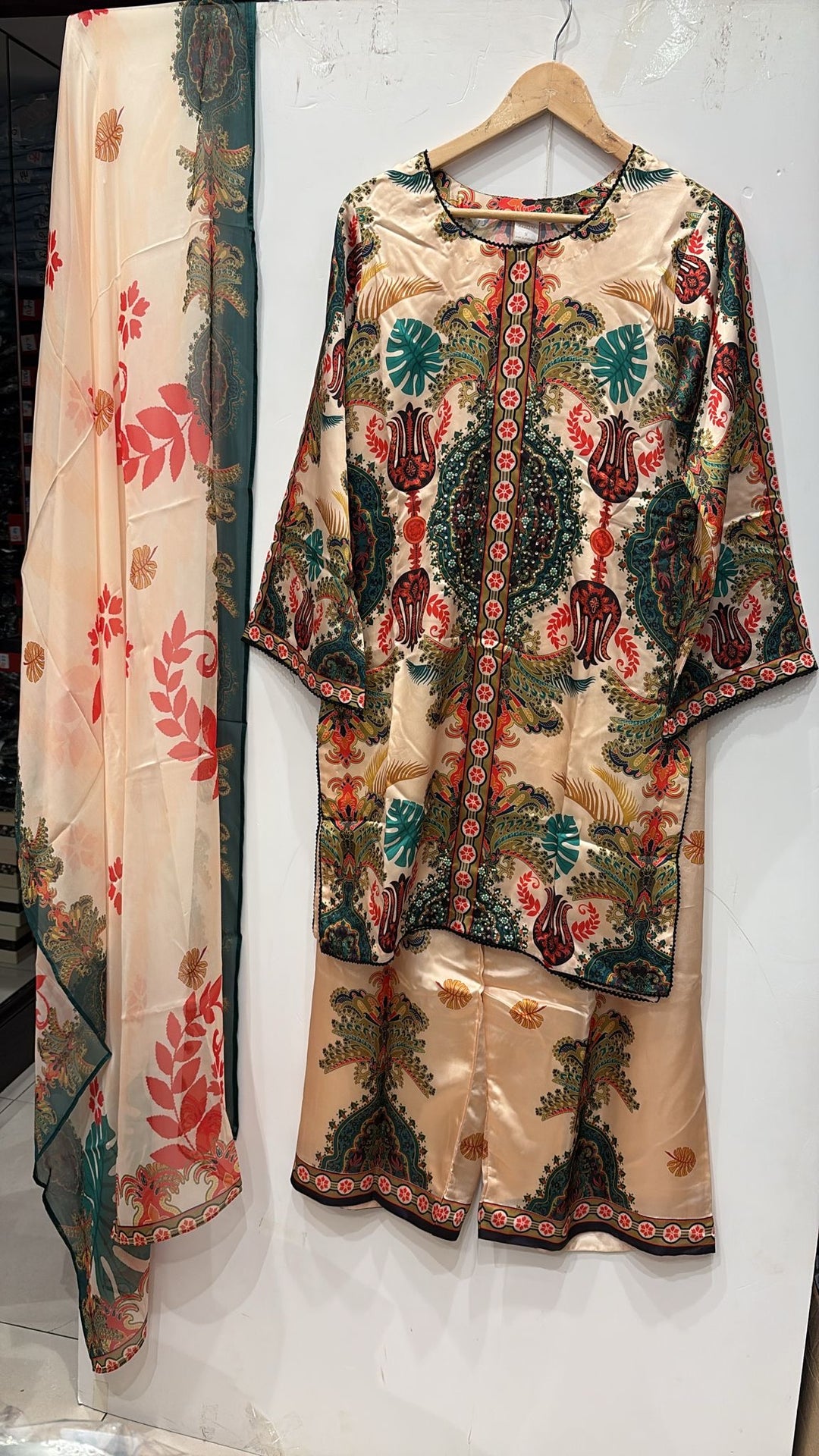 TSH02- EMBELLISHED SILK PRINT 3 PIECE SUIT