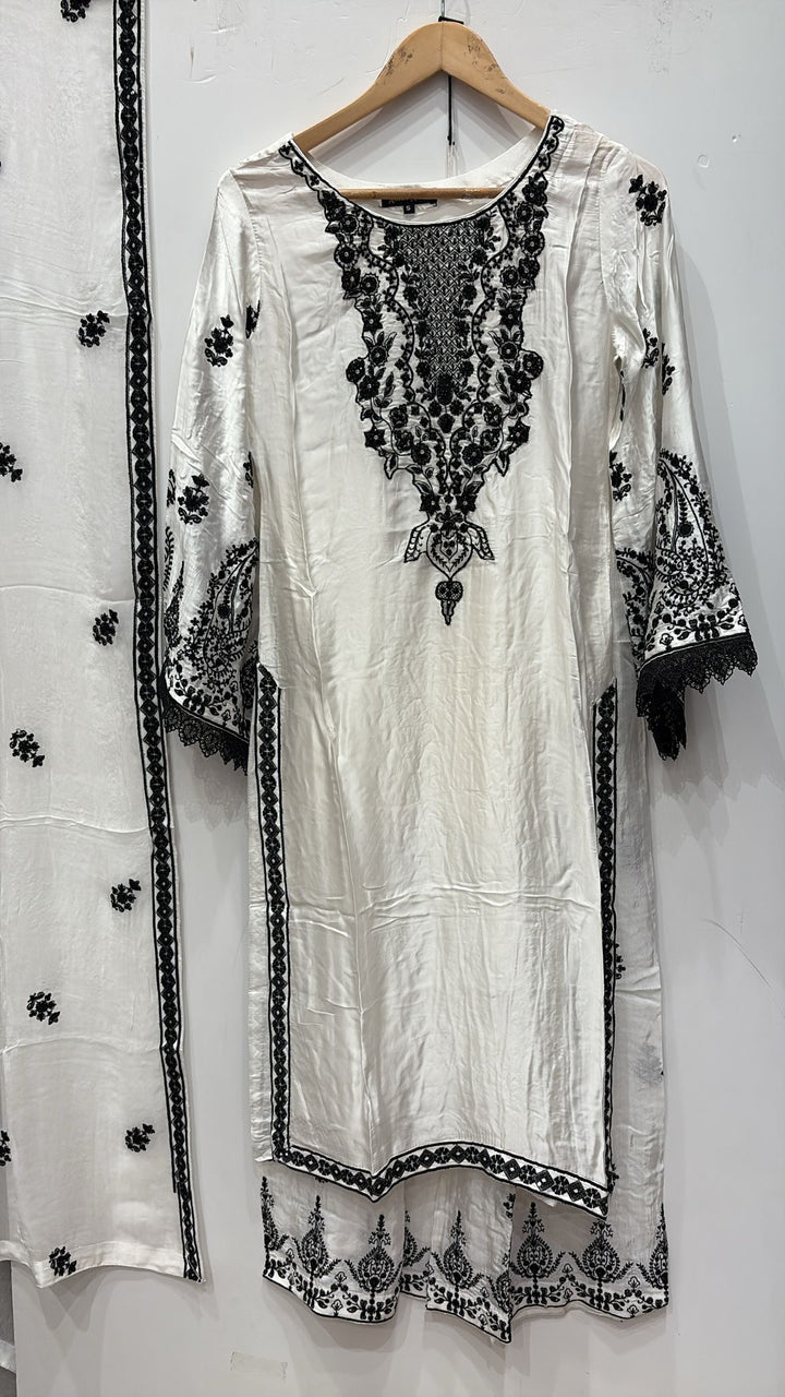 AG19b- AGHA NOOR EMBROIDERED SILK 3 PIECE SUIT