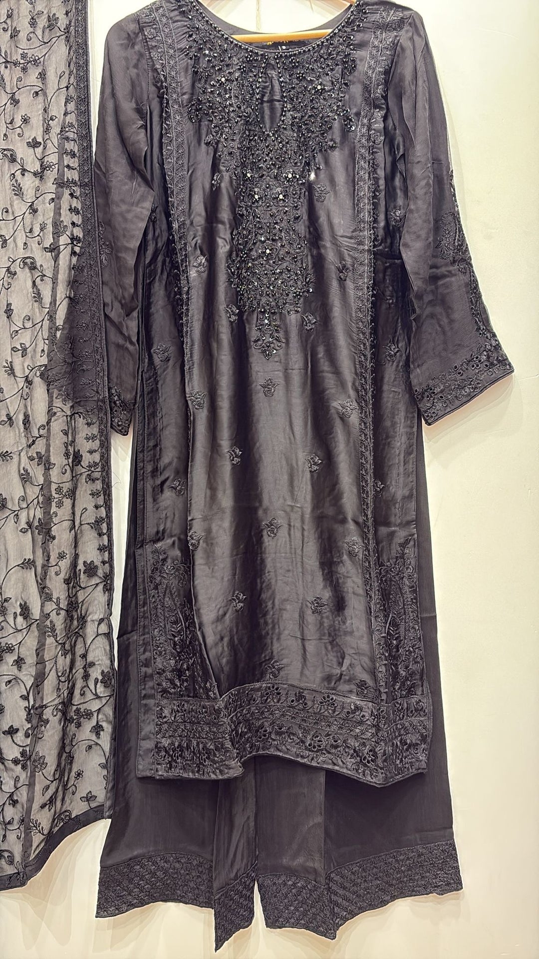 AG22e- BLACK EMBROIDERED SILK 3 PIECE SUIT