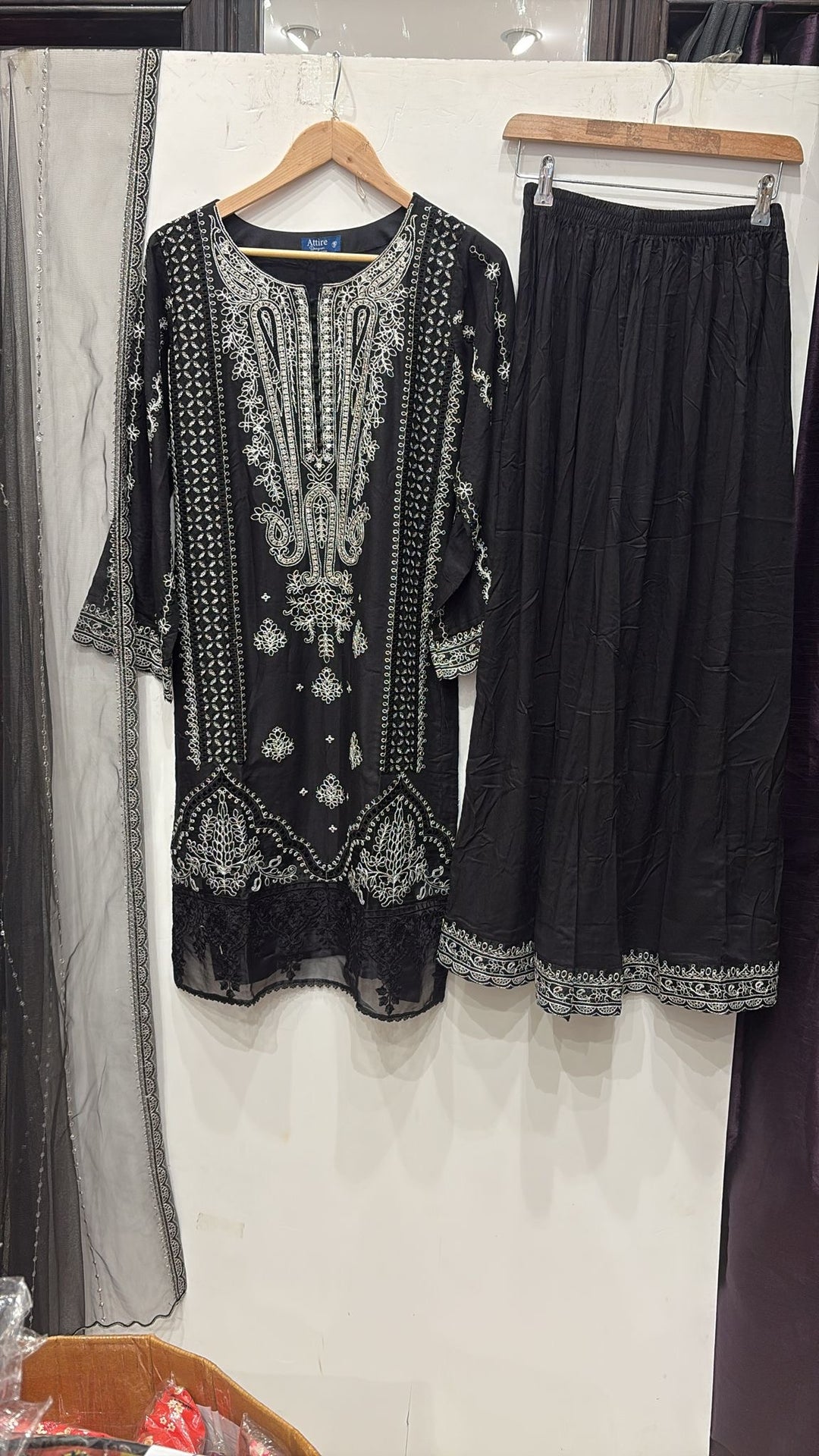 1151A - Black Embroidered Linen 3 Piece suit