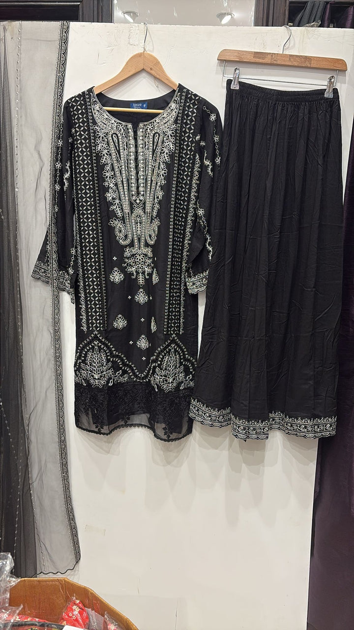 1151A - Black Embroidered Linen 3 Piece suit