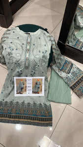 EMBROIDERED LAWN PRINT 3 PIECE SUIT SN01