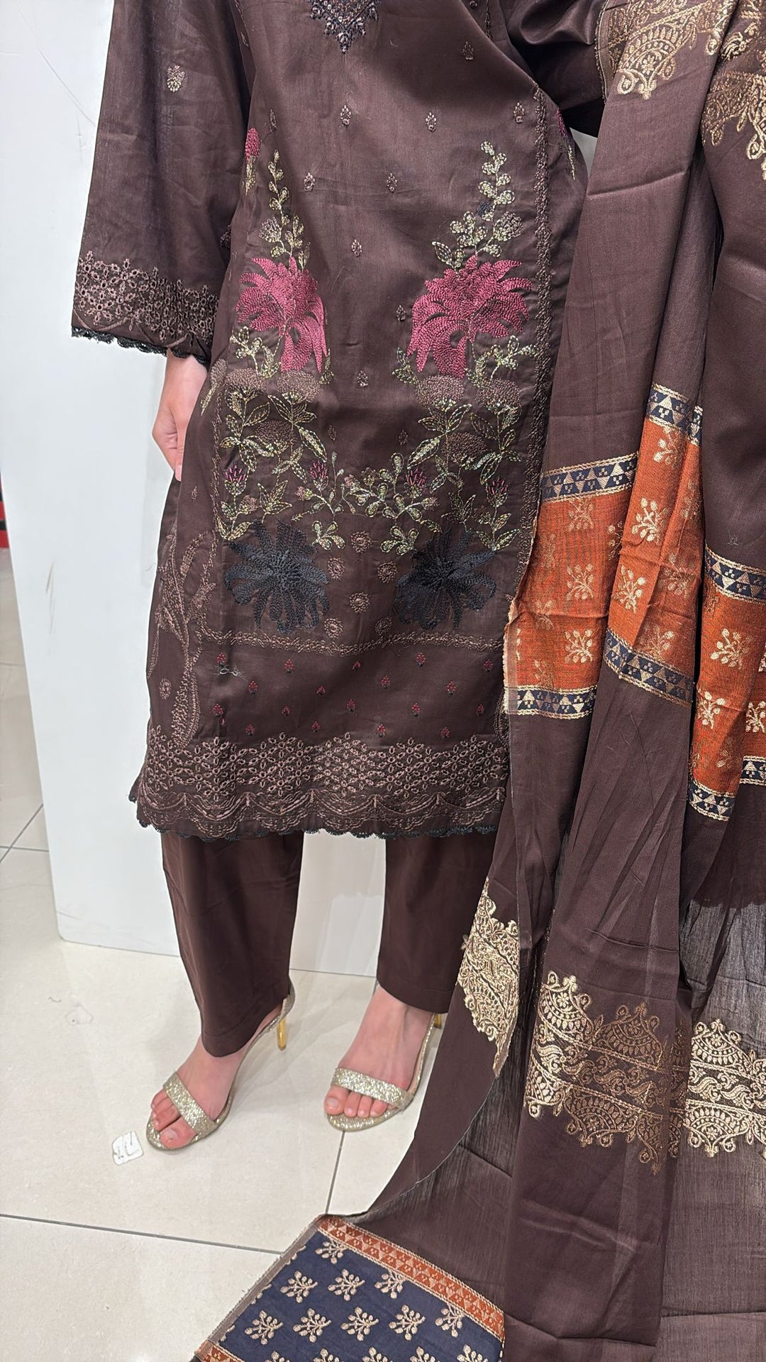 GBR05 - BROWN EMBROIDERED COTTON SUIT JACQUARD DUPATT