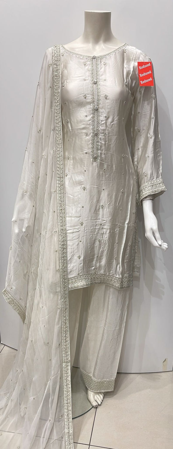 EMBROIDERED SILK 3 PIECE SUIT AG44