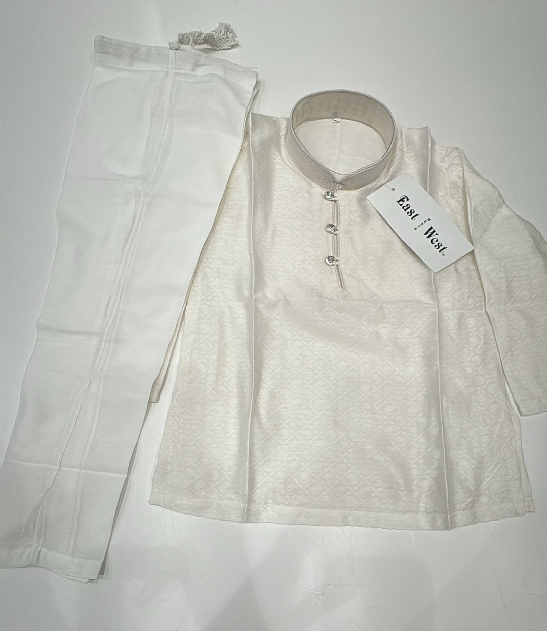 CK601a- White chikankari kameez set for Men and Boys