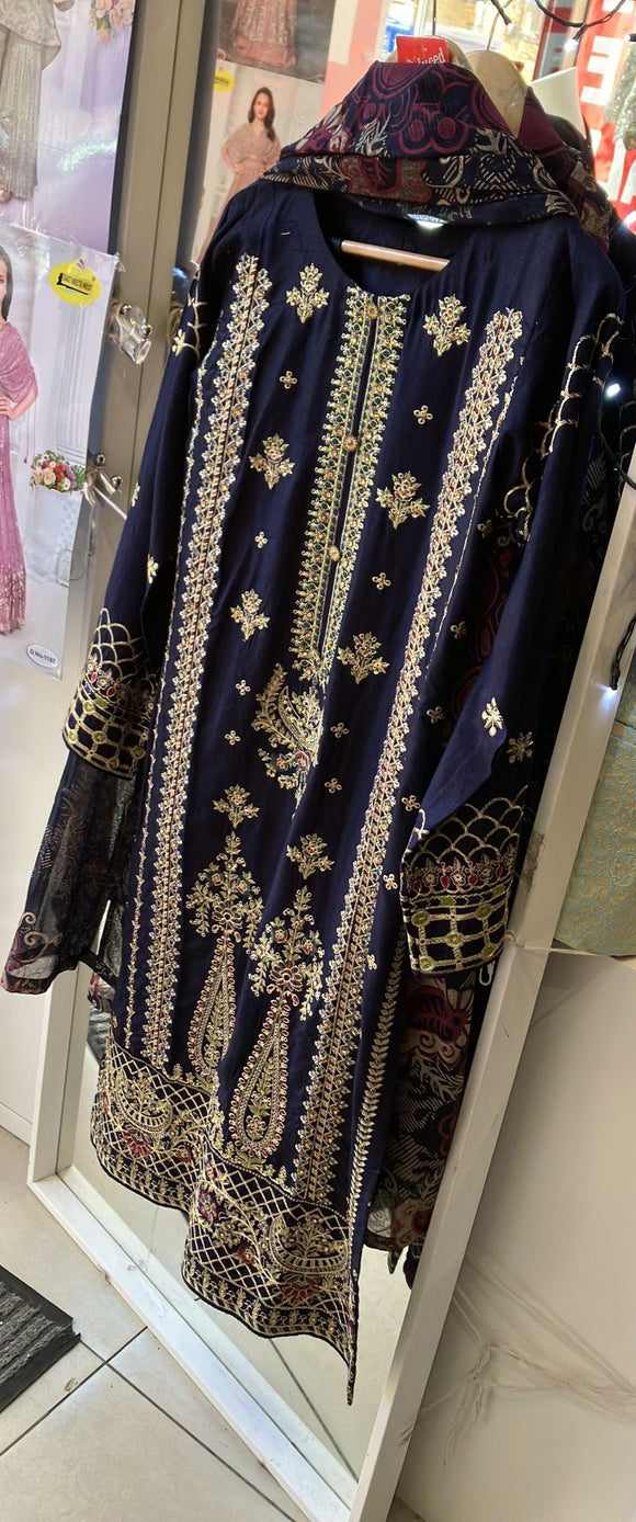 BLUE EMBROIDERED LAWN 3 PIECE SUIT 21B