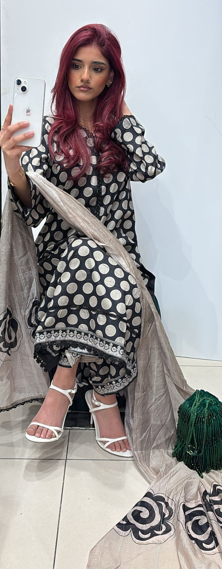 BR43 - Baroque Inspired Lawn Print 3 Piece Suit