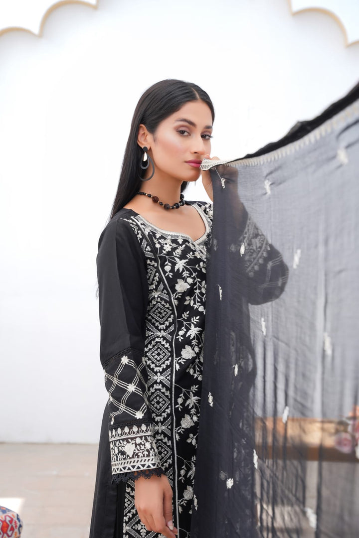 LP09B - BLACK EMBROIDERED LINEN 3 PIECE SUIT