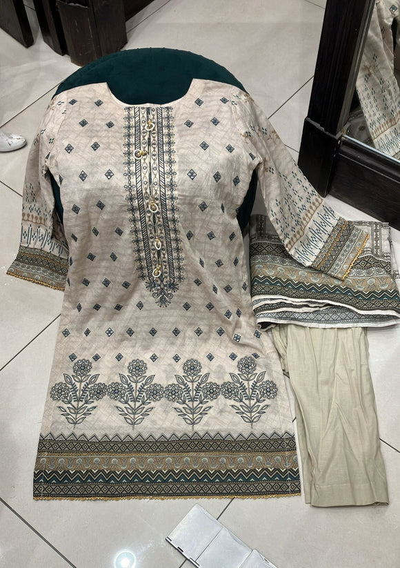 EMBROIDERED LAWN PRINT 3 PIECE SUIT SN05