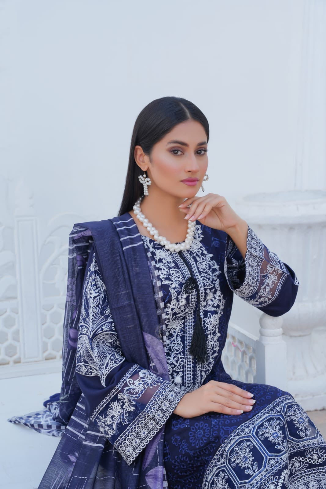 LP02A - NAVY EMBROIDERED LINEN 3 PIECE SUIT