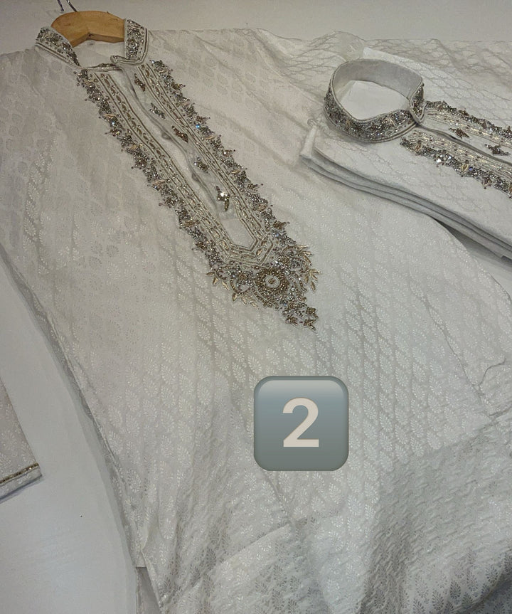 CM342 - MEN’S WHITE HAND EMBROIDERED SET