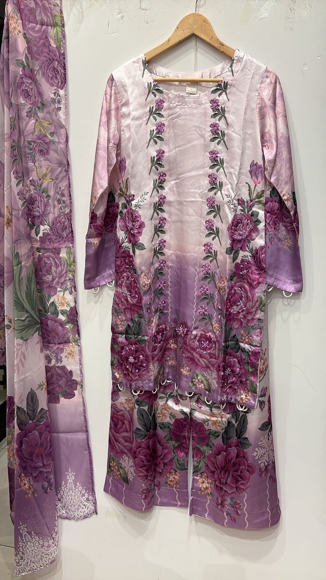 TSH04- EMBELLISHED SILK PRINT 3 PIECE SUIT