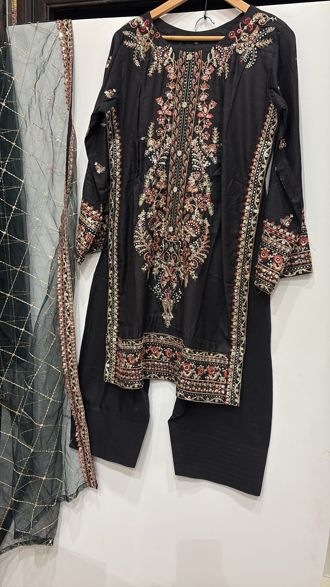 FR03 - BLACK EMBROIDERED VISCOSE SILK SUIT WITH FARSHI SHALWAR