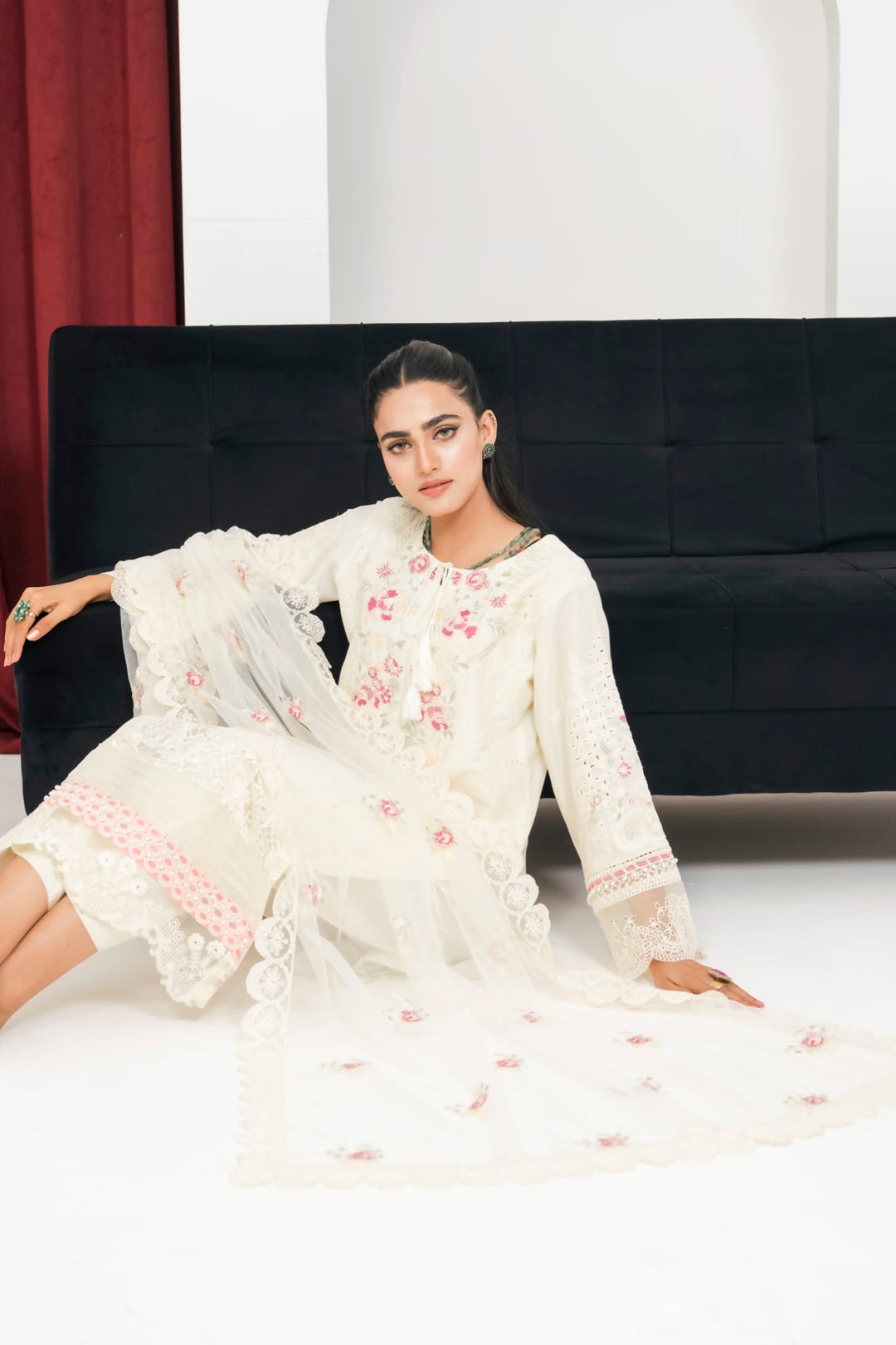 1163B - Ivory Embroidered Linen 3 Piece suit