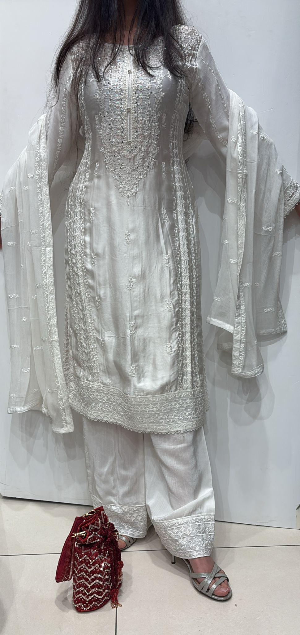 AG21c- OFF-WHITE EMBROIDERED SILK 3 PIECE SUIT
