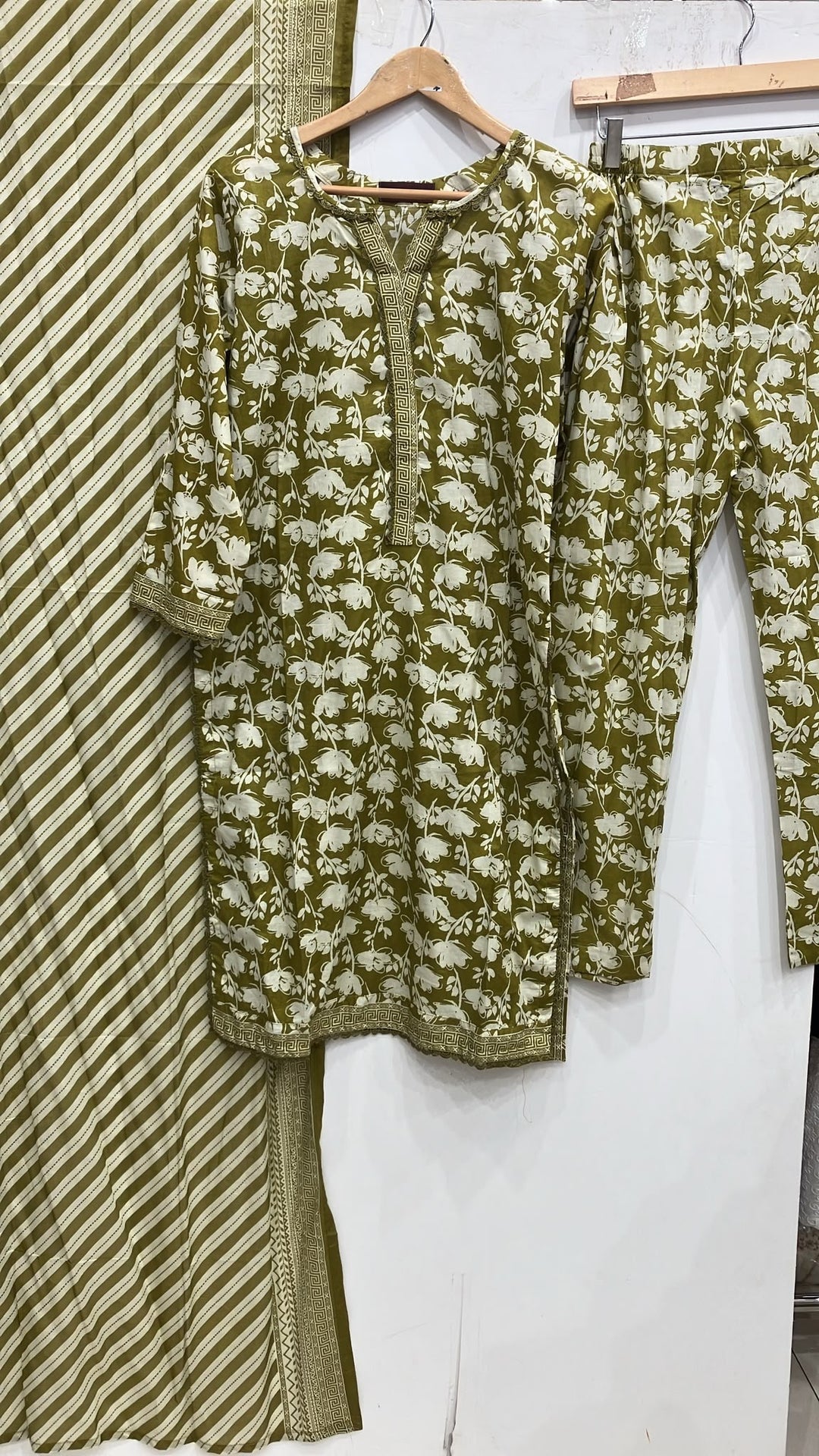 BN01 - LAWN PRINT 3 PIECE SUIT