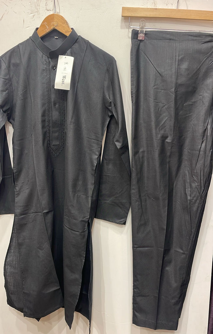 DN654a - Men's Black Embroidered Kameez set